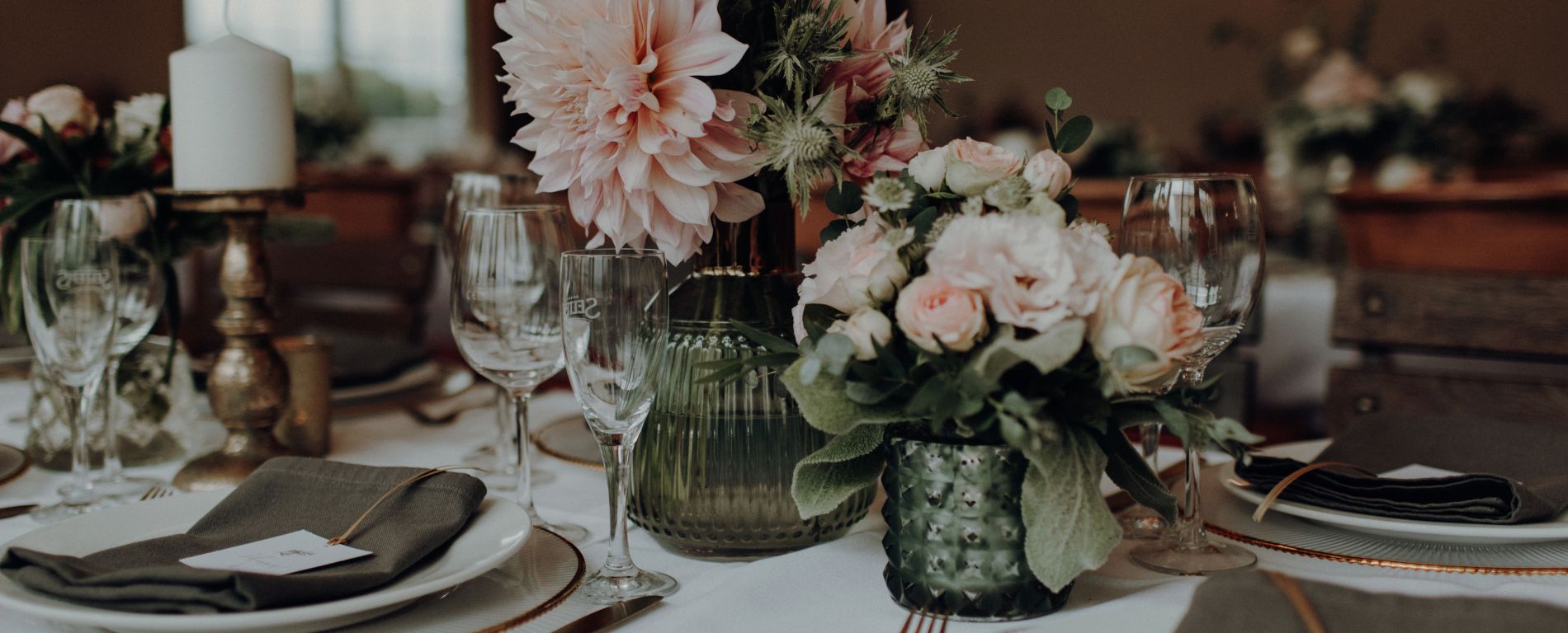 Hochzeitsplaner dekorierter Tisch